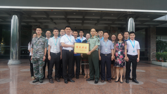 軍民一家親---我司與人民解放軍76171部隊軍民共建單位挂牌儀式